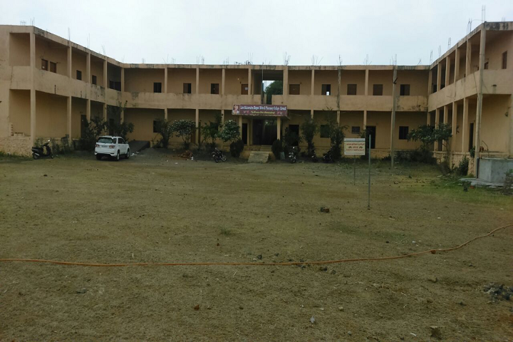 https://cache.careers360.mobi/media/colleges/social-media/media-gallery/26665/2019/10/29/Campus View of Late Maharudra Bappa Mote D Pharmacy College Girwali_Campus-View.png